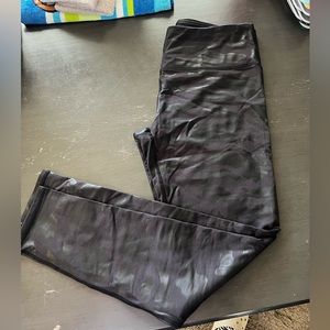 Black camo fleece lined leggings